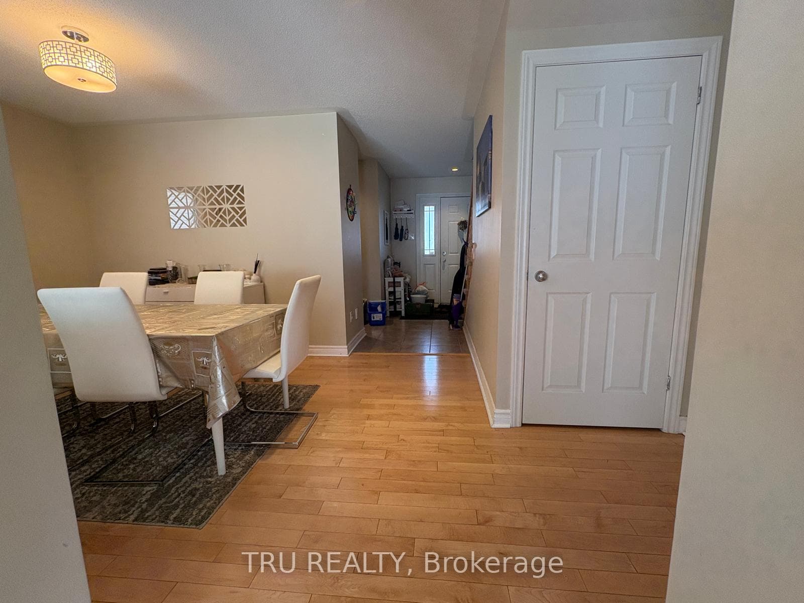 684 Beatrice Drive photo 16