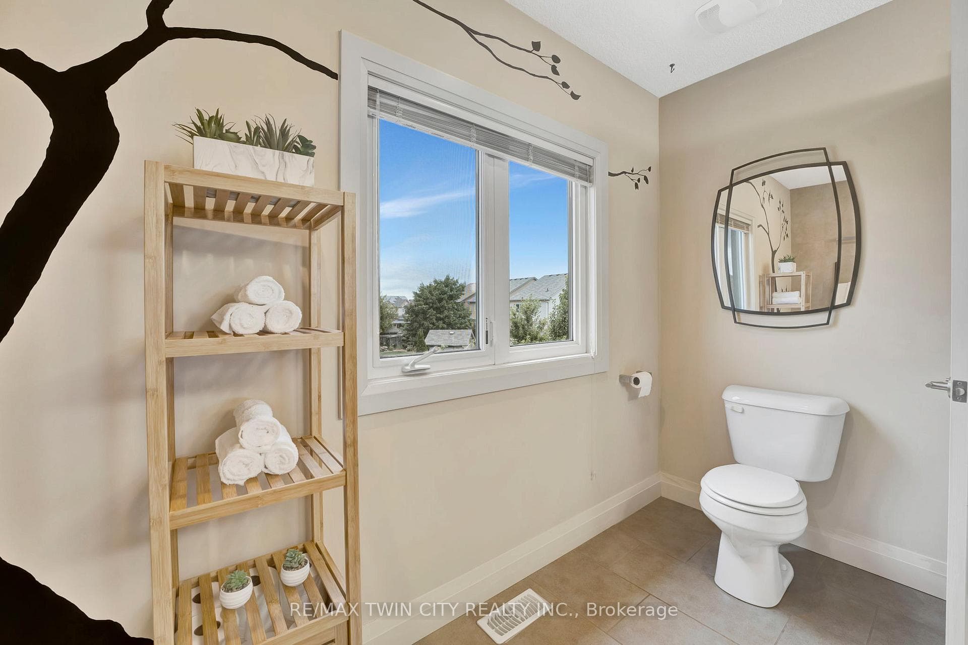 326 Thomas Slee Drive photo 23
