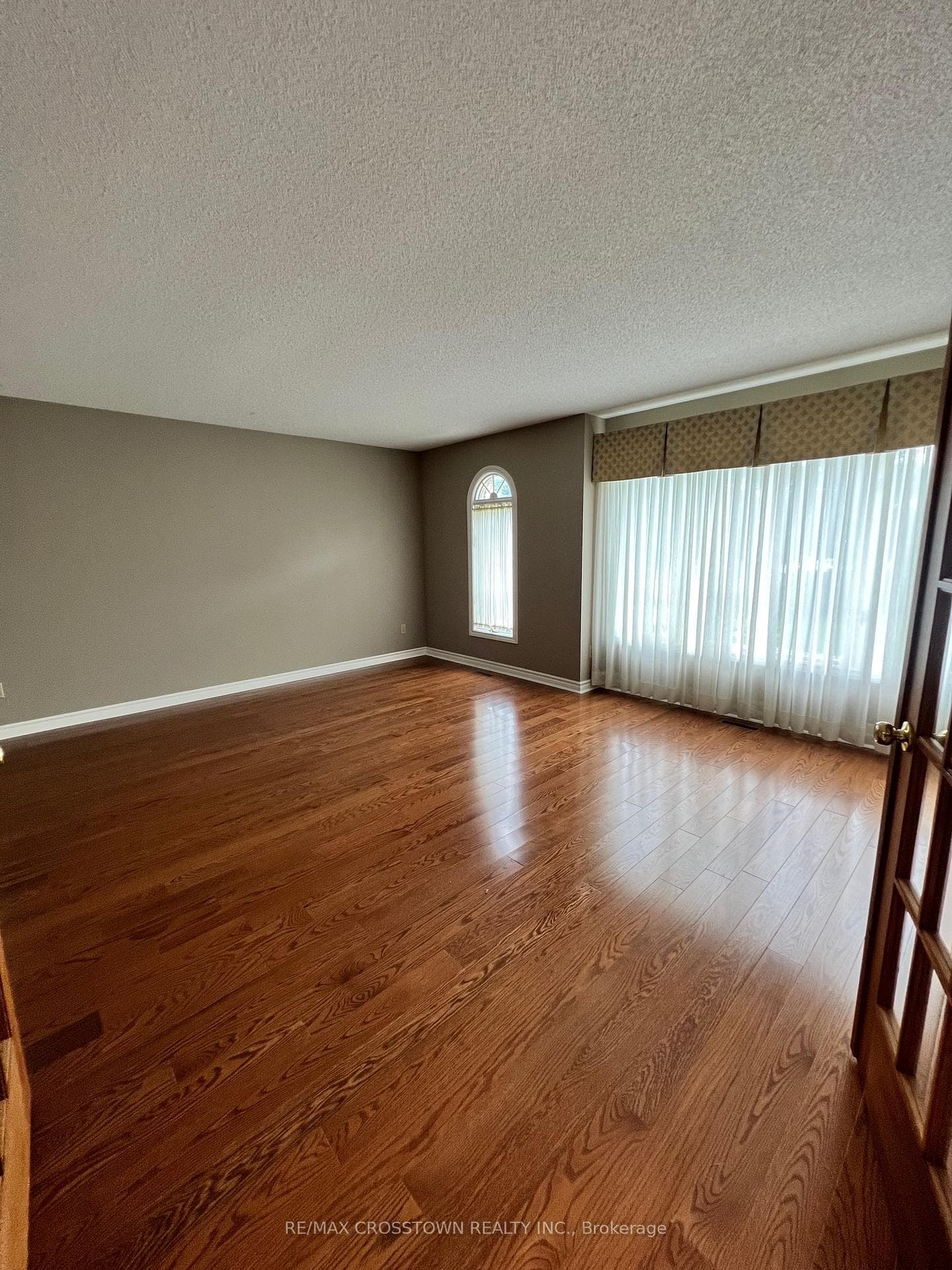 15 Dobson Court photo 6