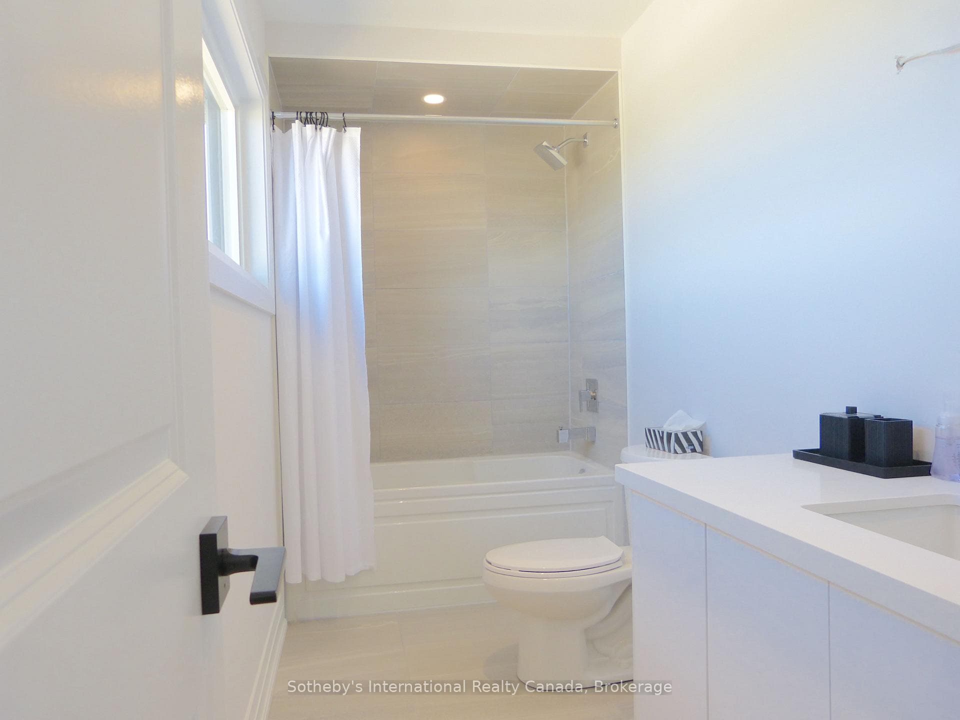 Second Floor 4pc bathroom