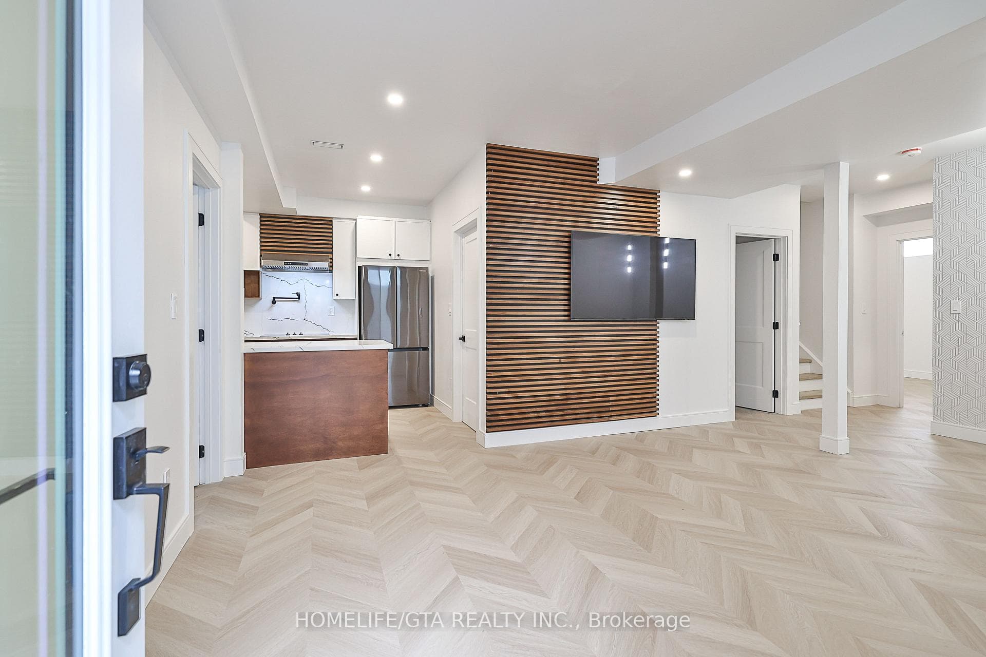 17 Couloir Drive Unit Bsmt photo 26