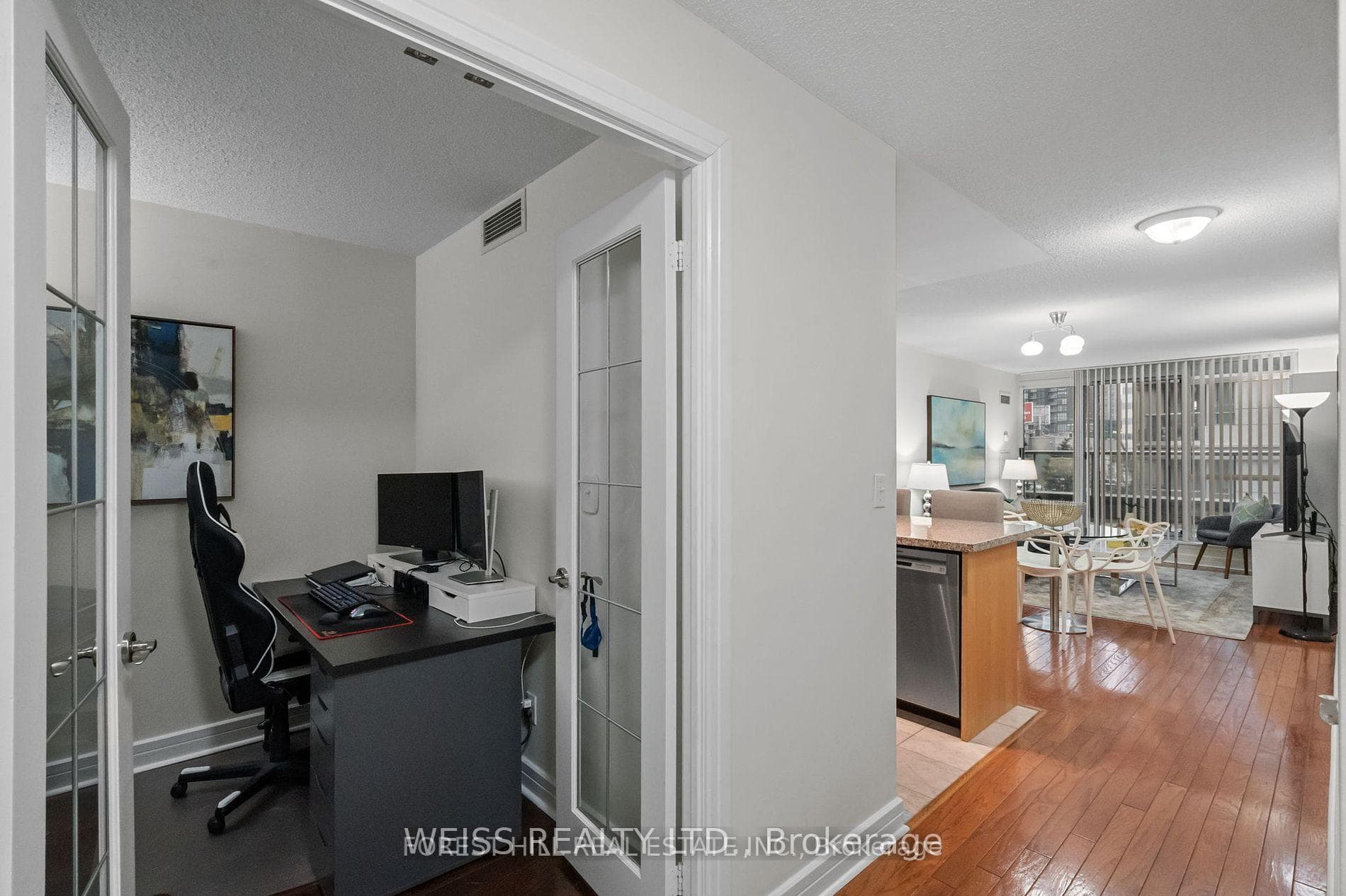16 Harrison Garden Boulevard Unit 212 photo 3