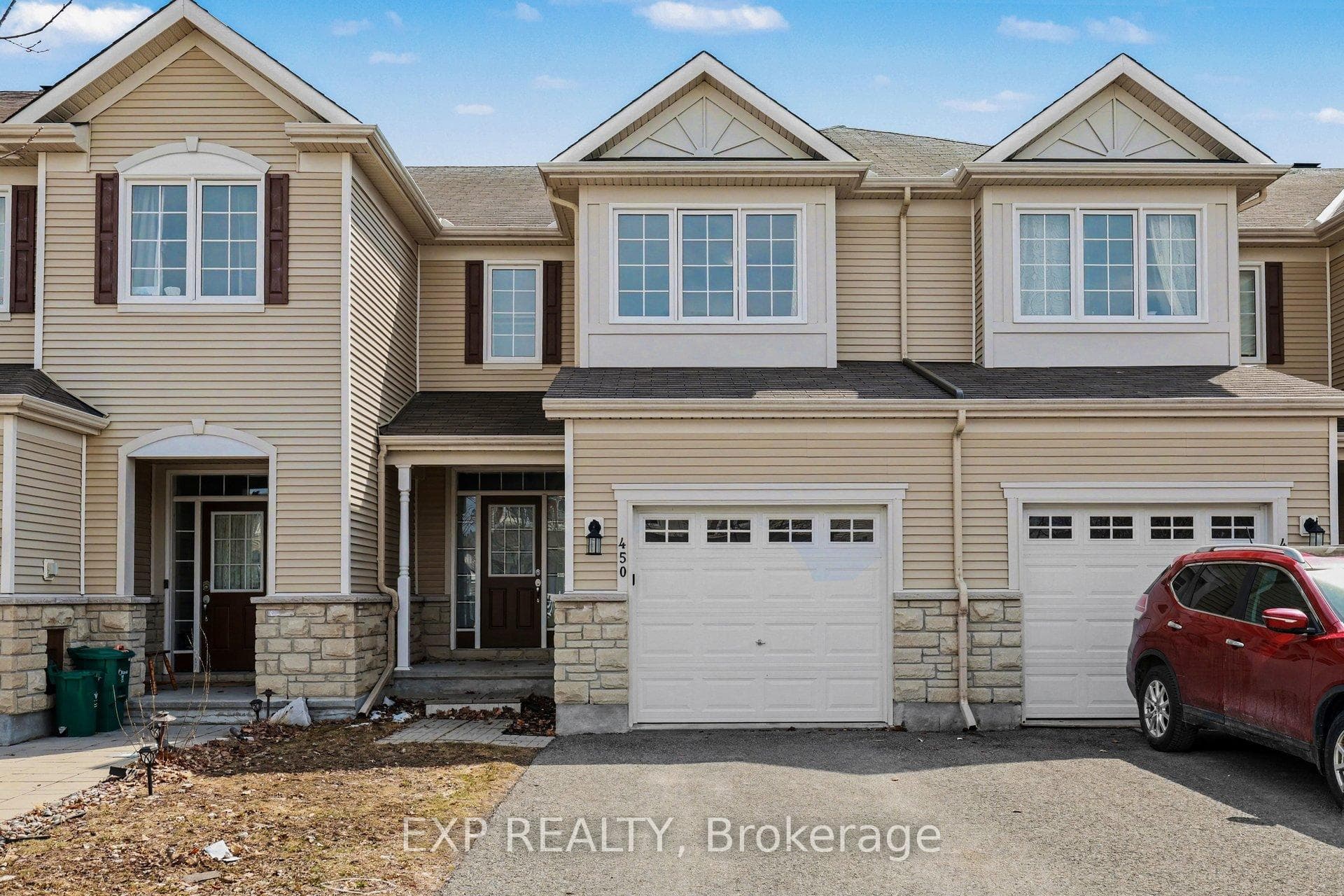 450 Ashbourne Crescent photo 1