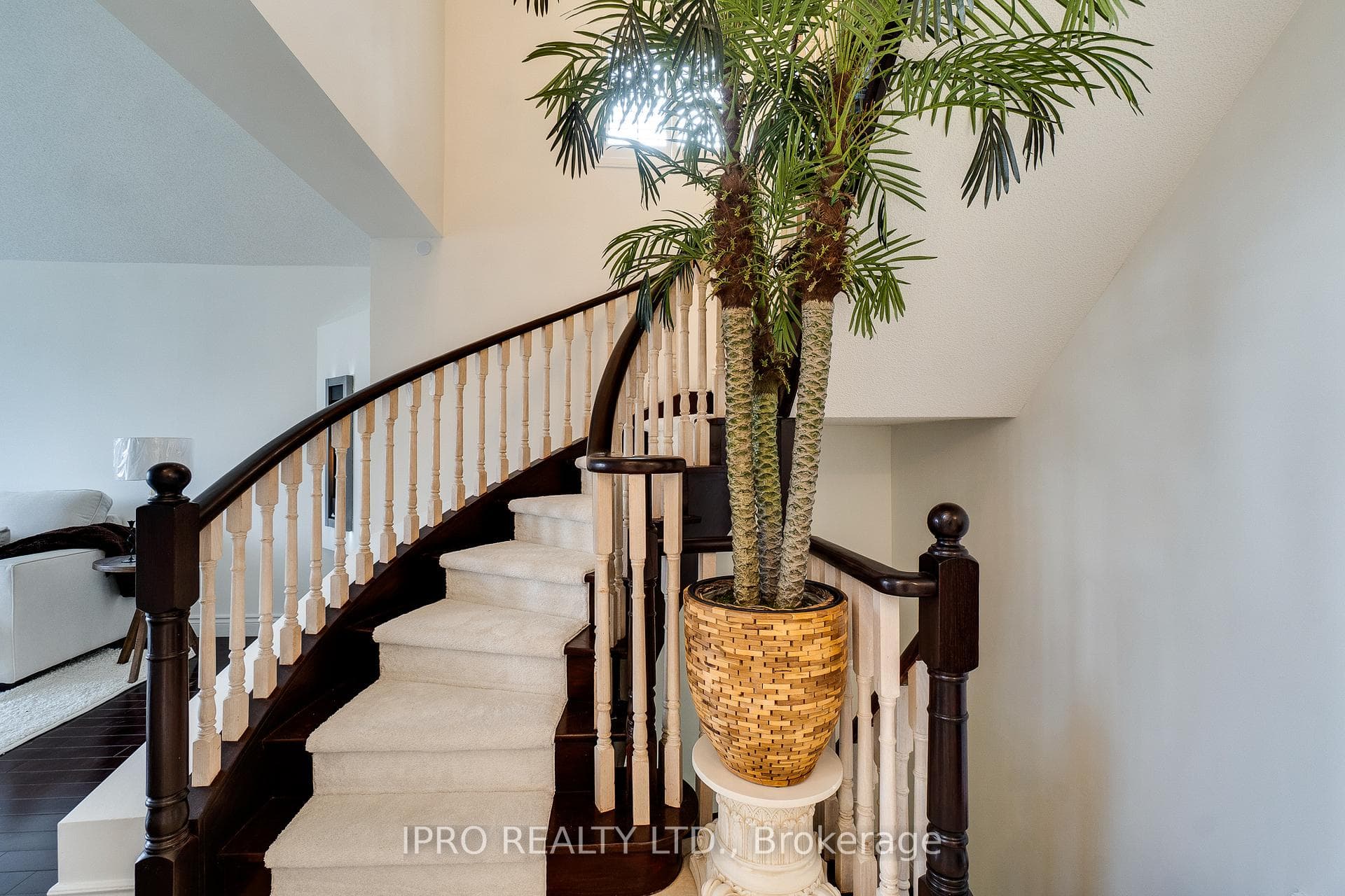 1 Gollop Crescent photo 19