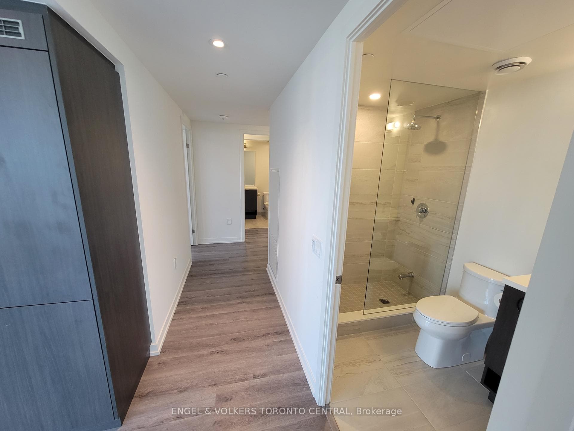 138 Downes Street Unit 3811 photo 12