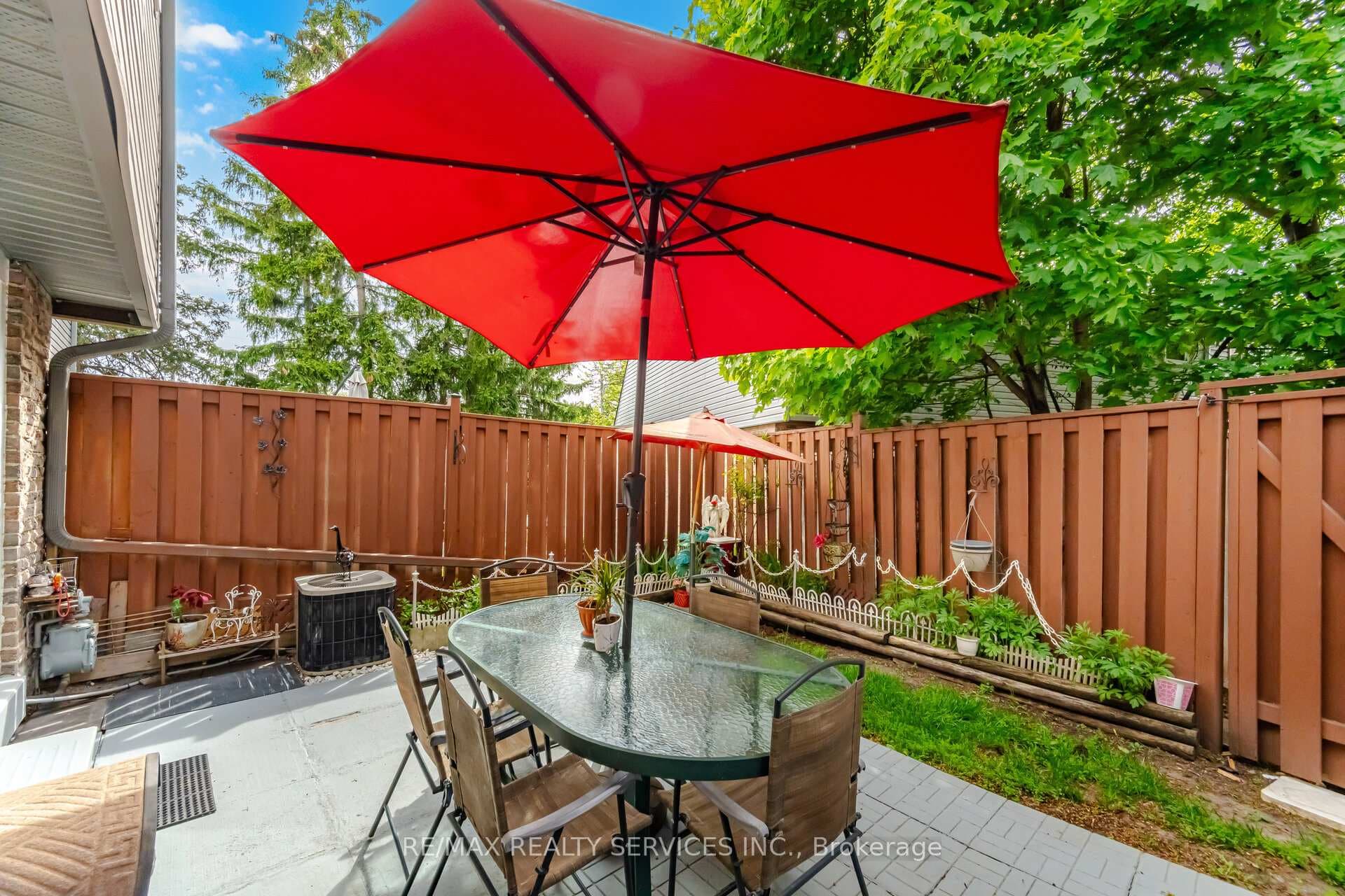 14 Tara Park Crescent photo 45