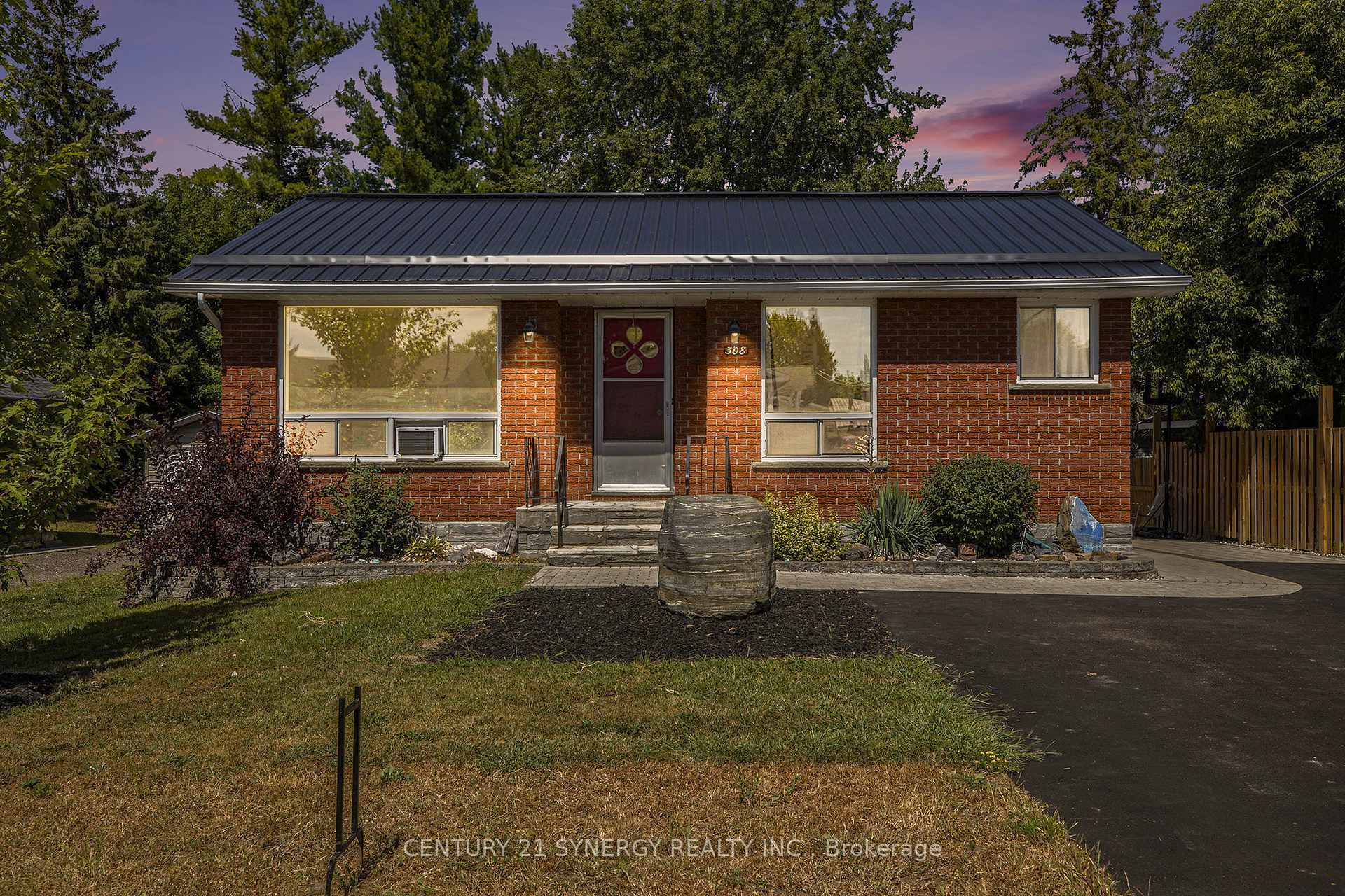 308 Joffre Avenue photo 1
