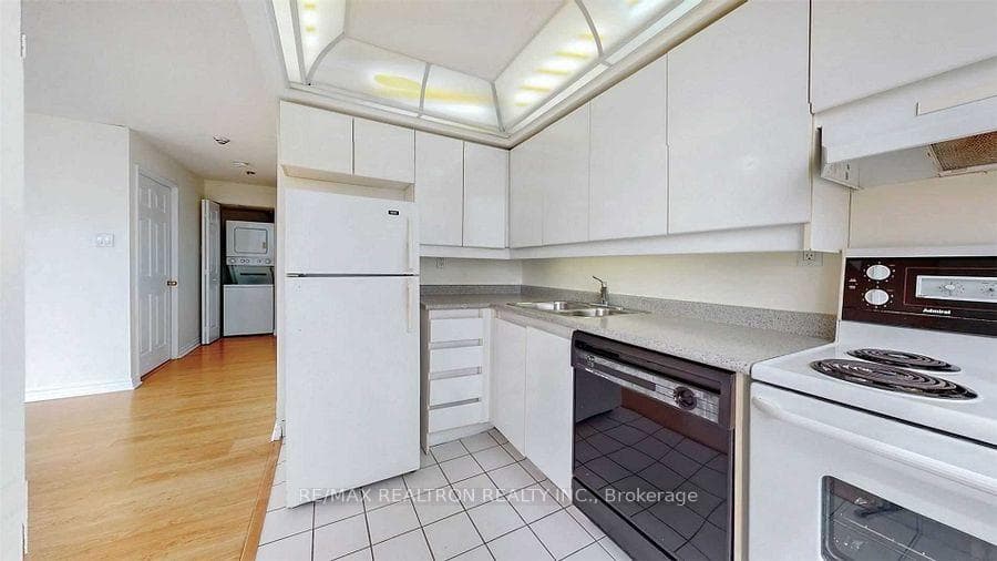 736 Bay Street Unit 2610 photo 12