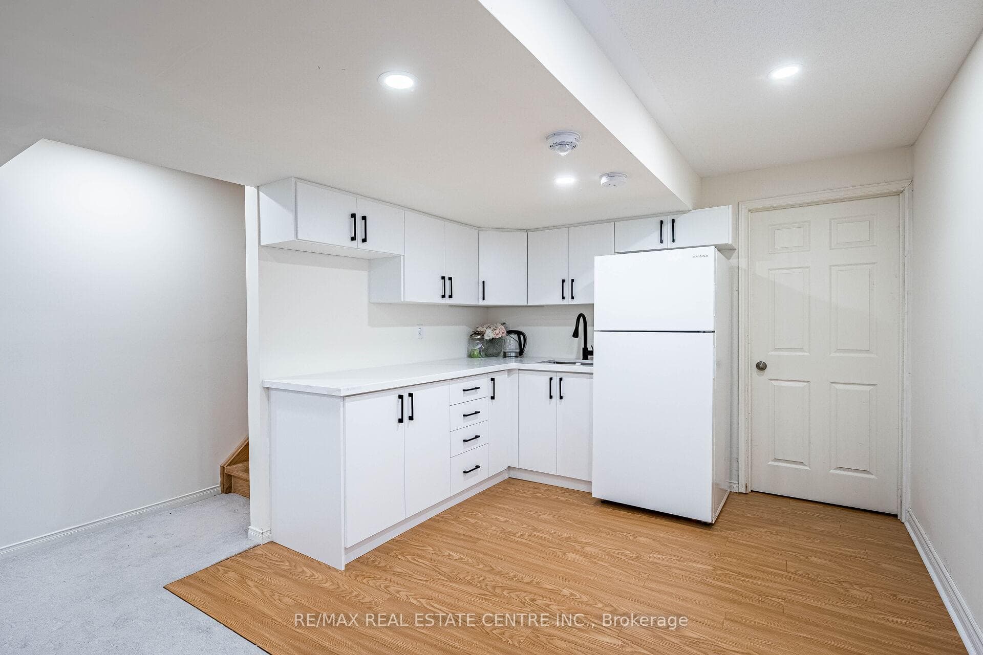 1067 Urell Way photo 45