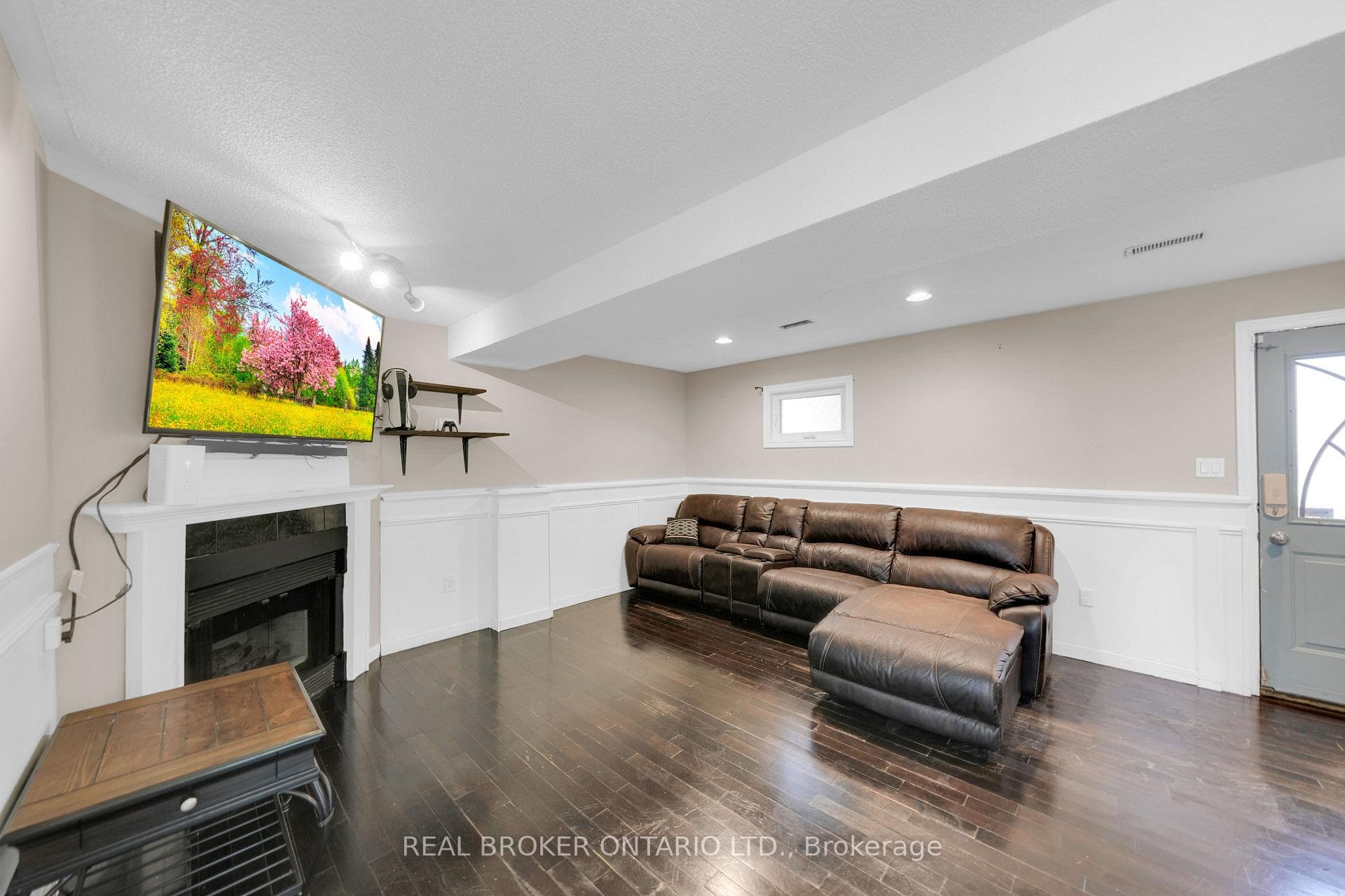 13 Weatherup Crescent photo 13
