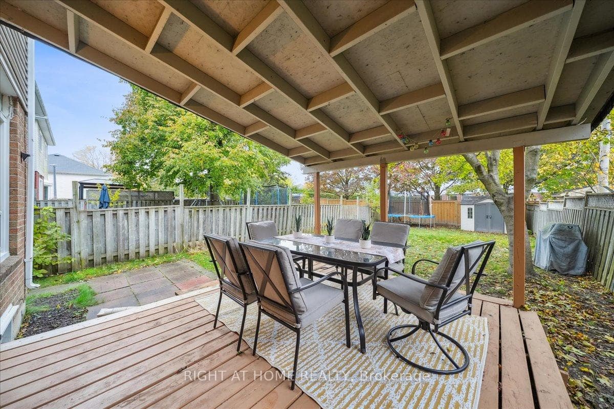 64 Hart Boulevard photo 31