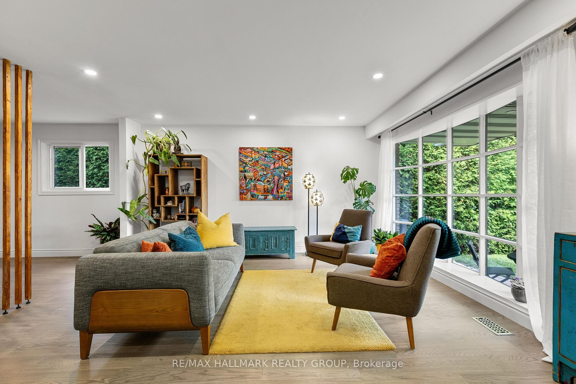 540 Brunel Street photo 3