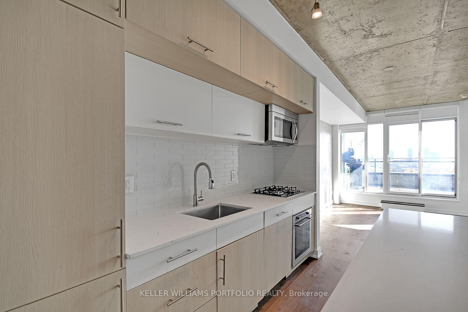 205 Manning Avenue Unit 506 photo 8