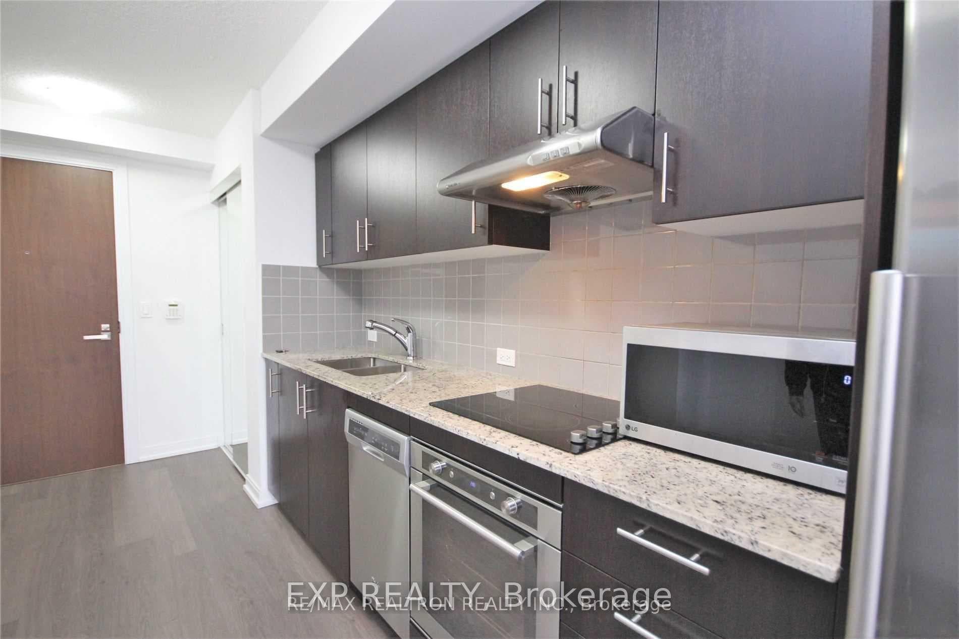 255 Village Green Square Unit 1107 photo 13