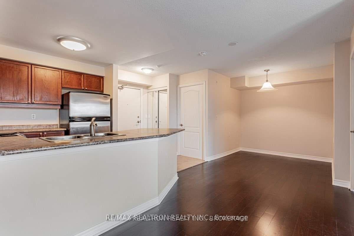 935 Sheppard Avenue Unit 304 photo 27