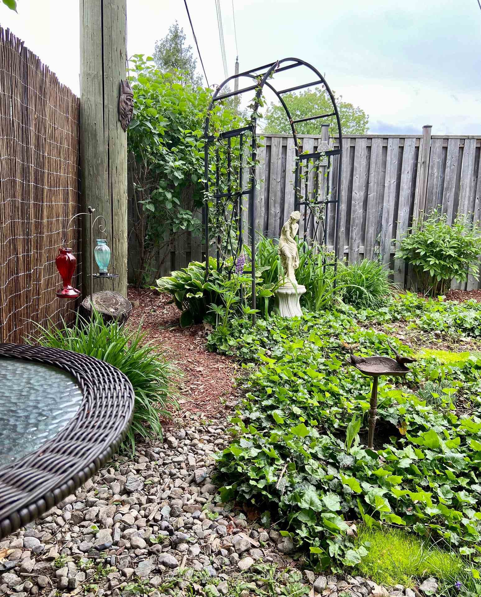 2401 Magnus Avenue photo 41