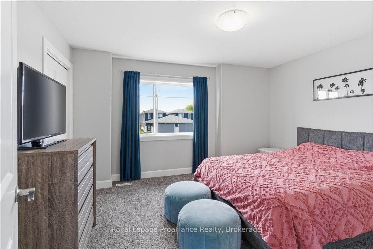 31 Dewal Place photo 32