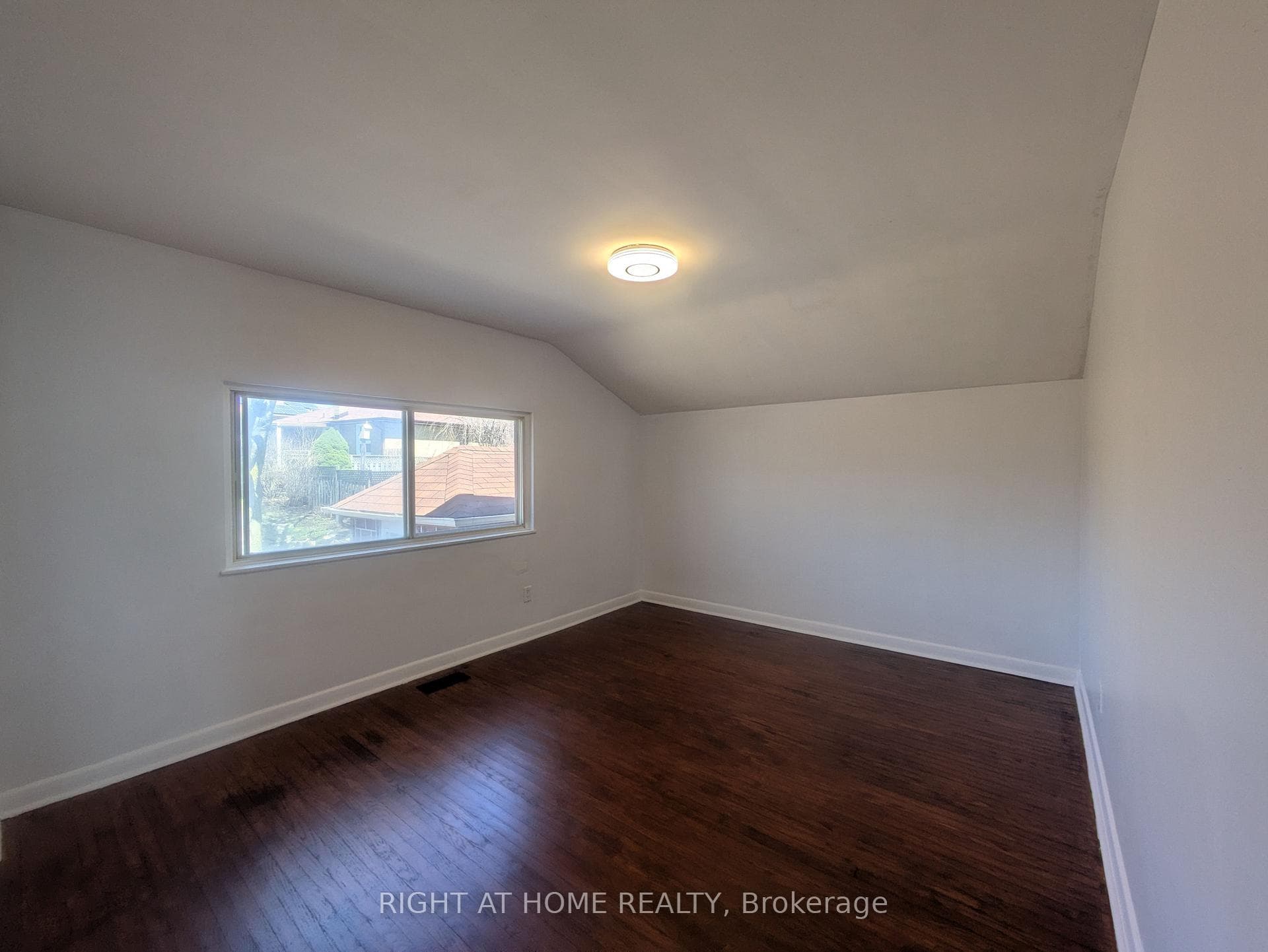 740 Stone Street photo 6