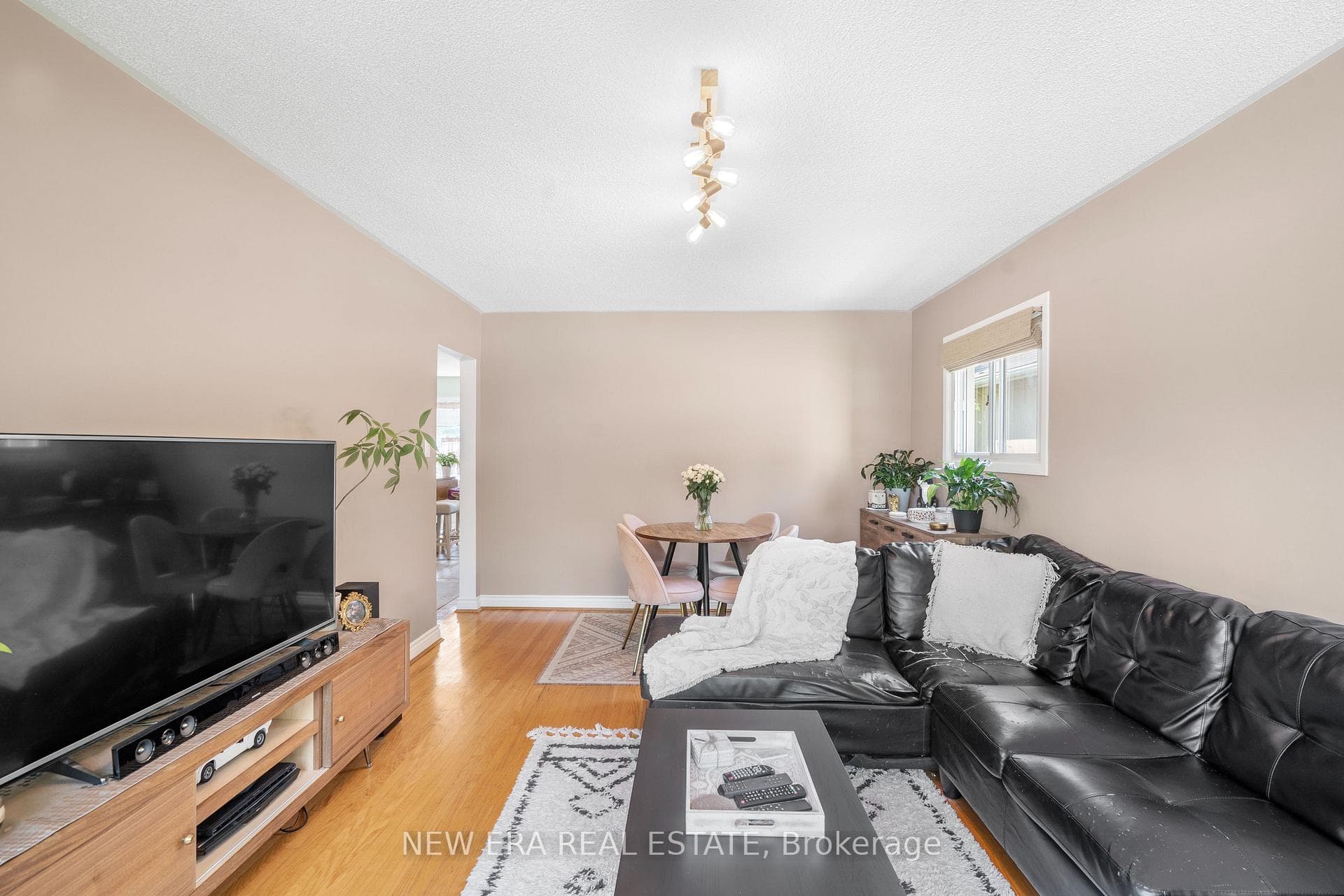91 Hadrian Drive photo 13