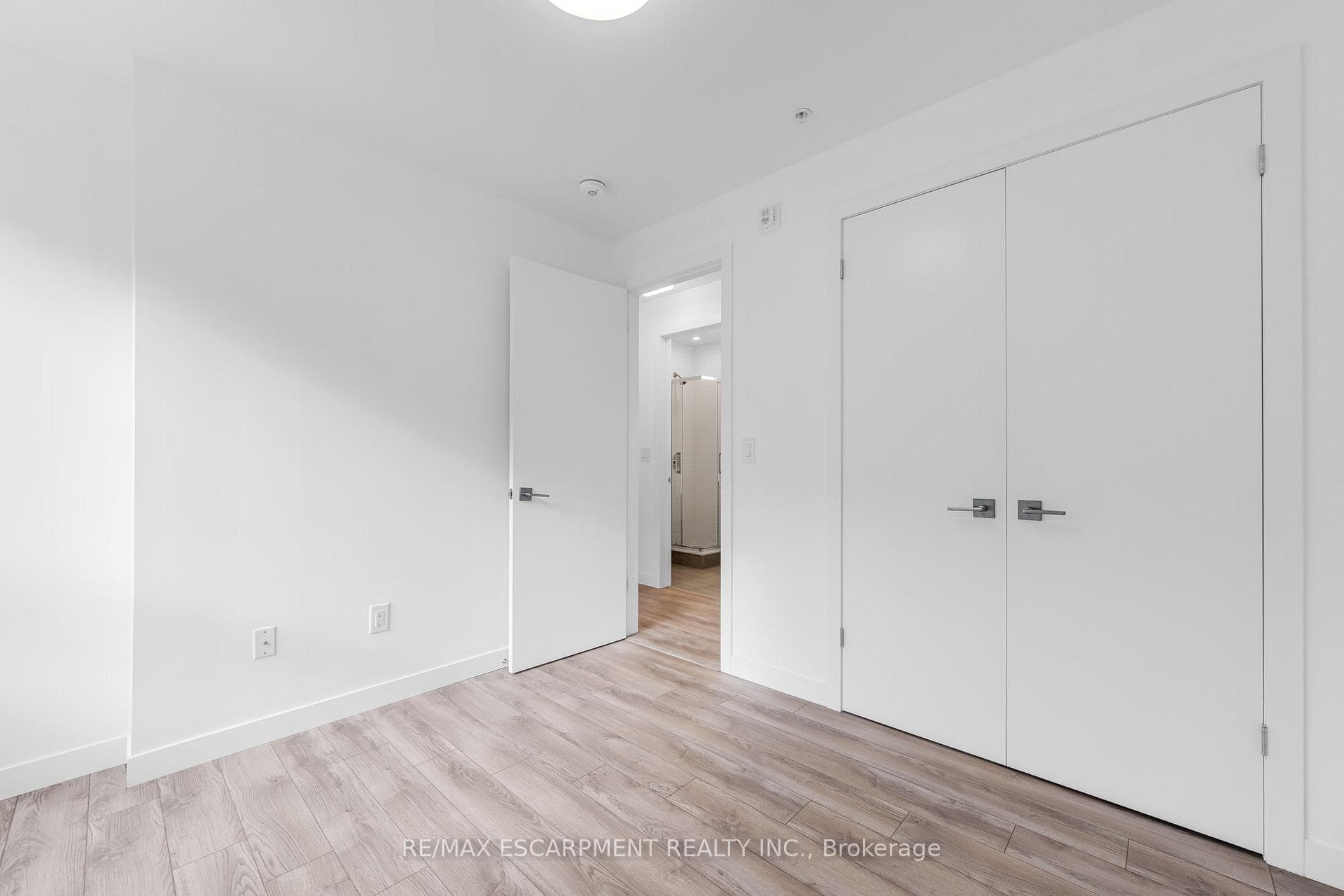 479 Charlton Avenue Unit 503 photo 11