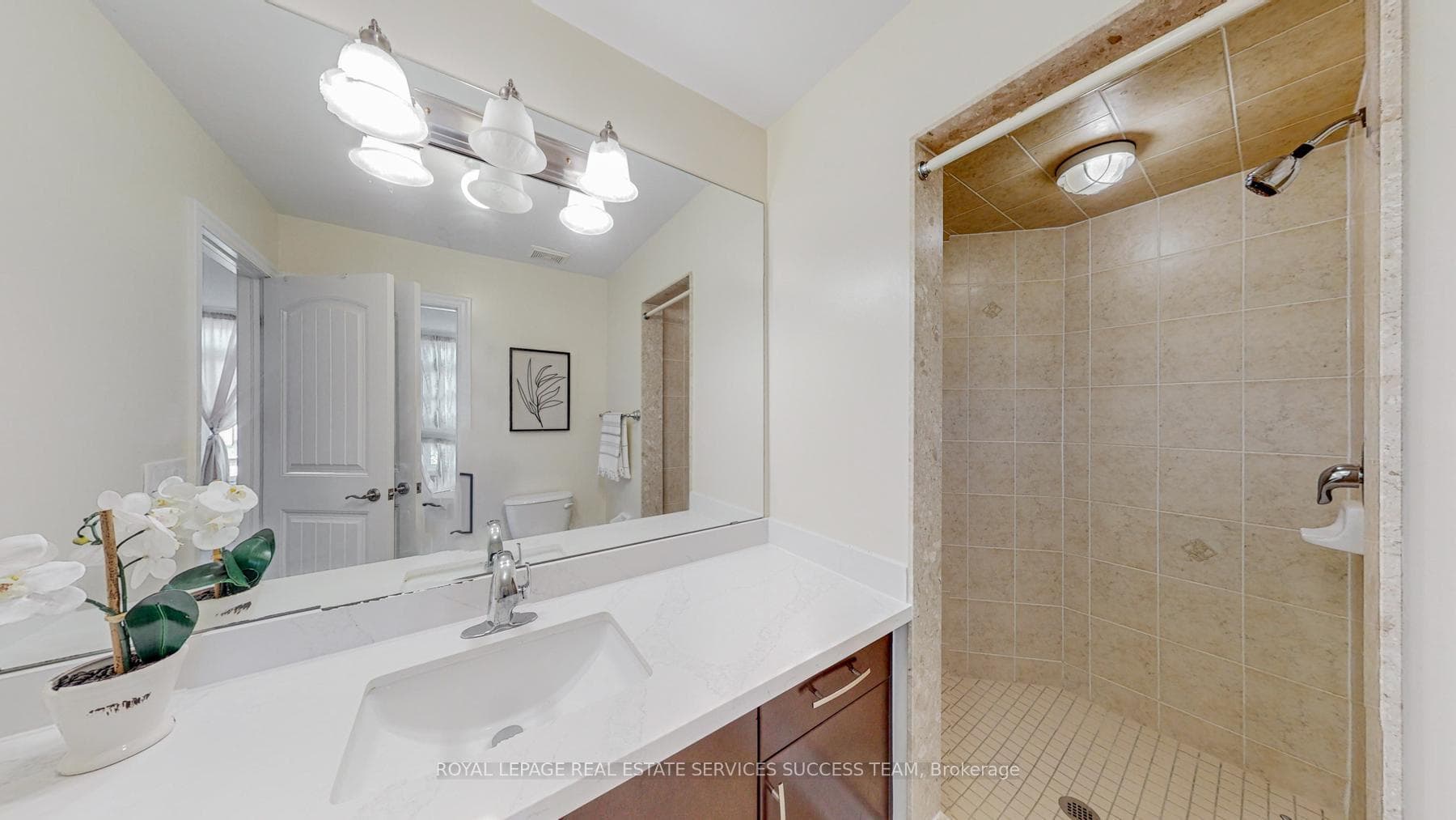 28 Bardoe Crescent photo 27