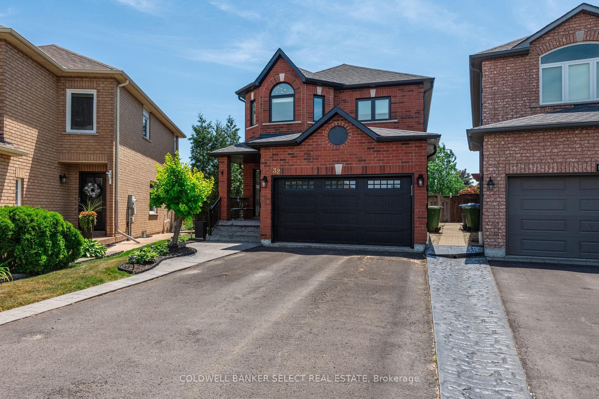 32 Coolspring Crescent photo 3
