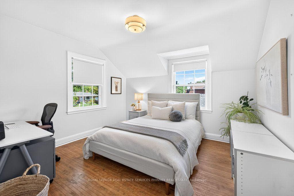 3947 Bloor Street photo 17