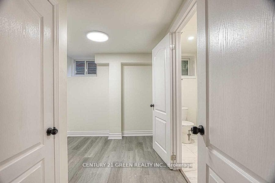 164 Gardiner Drive photo 37