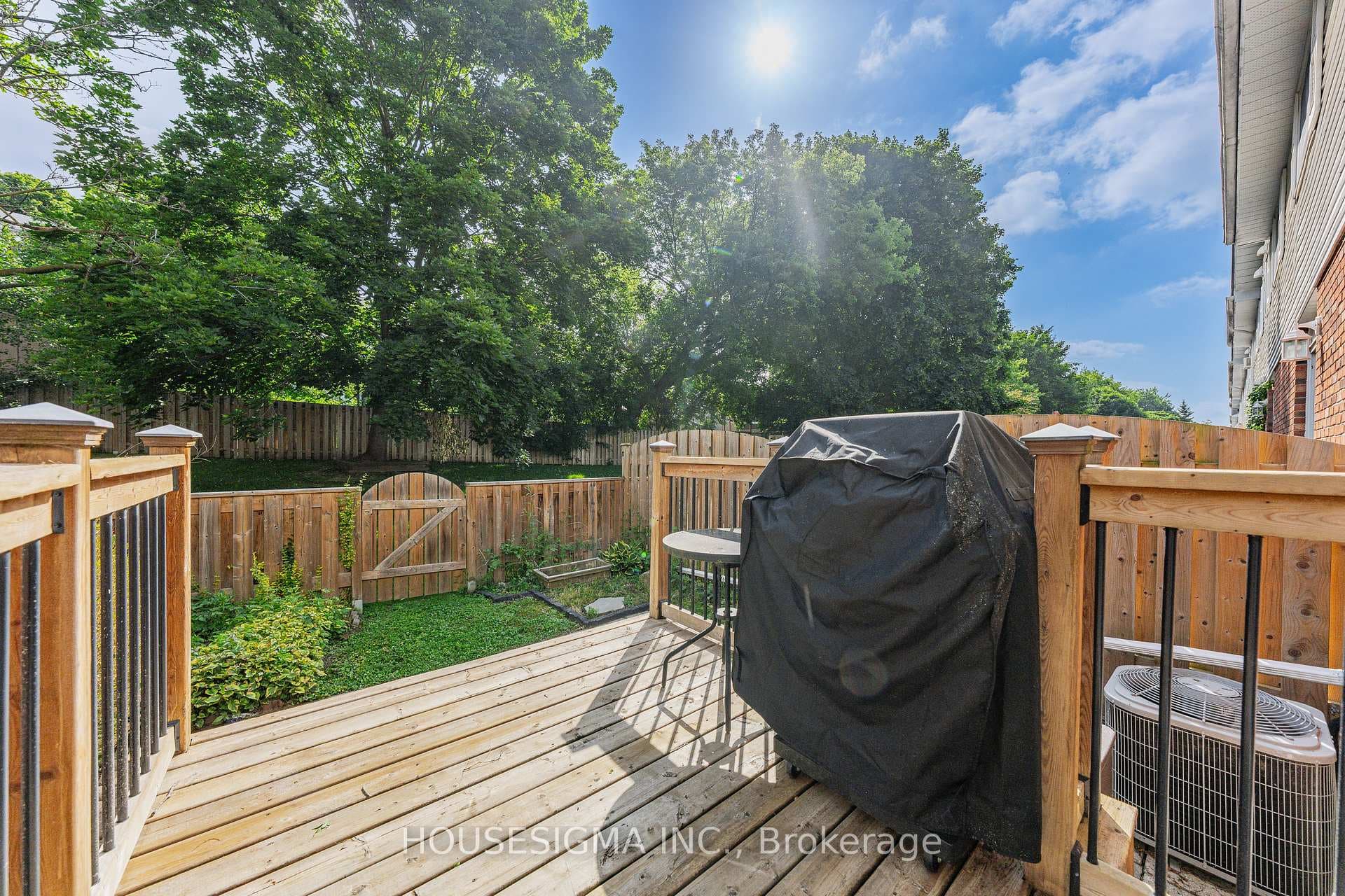 129 Victoria Road Unit 17 photo 38