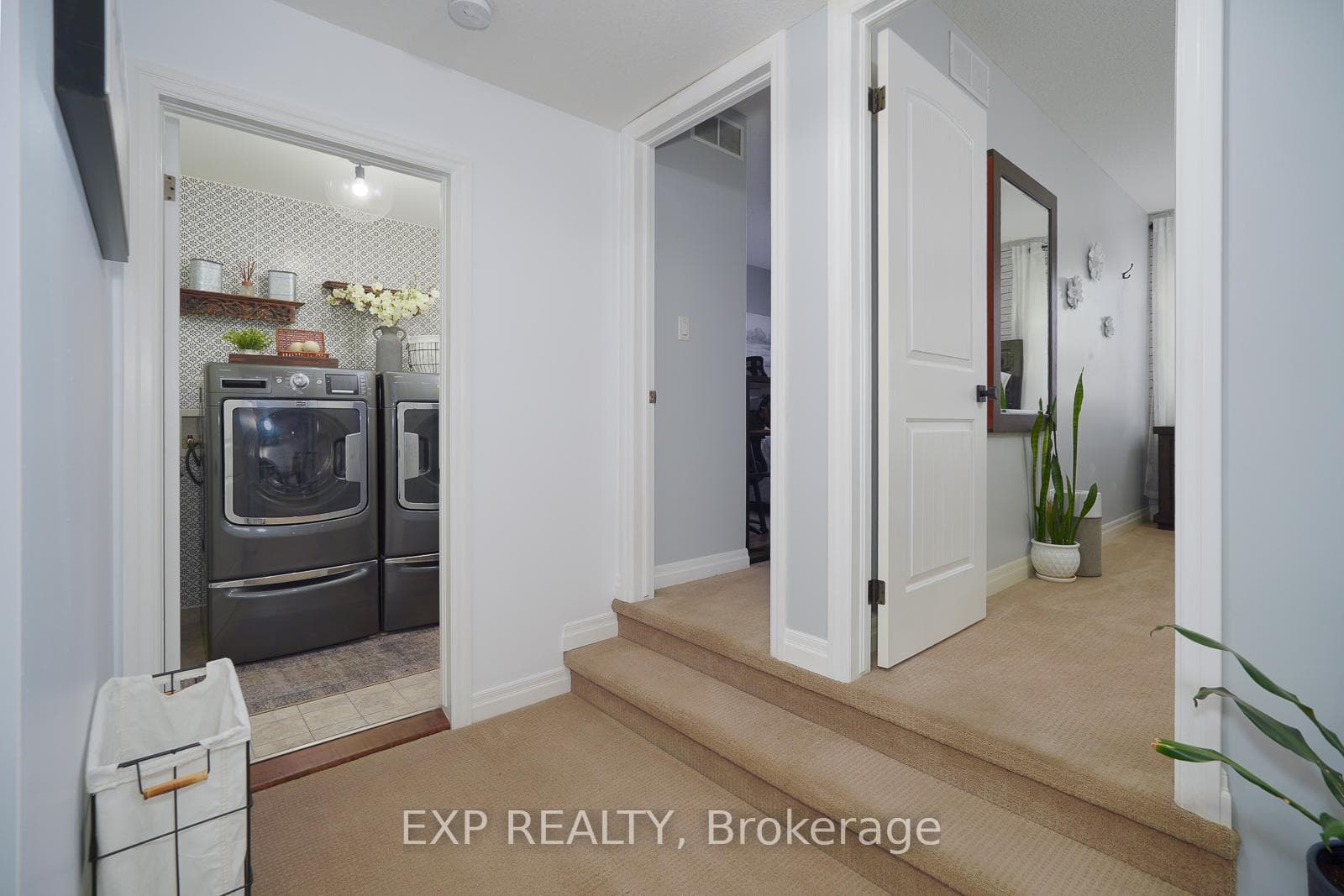 875 Ridgewood Drive photo 33