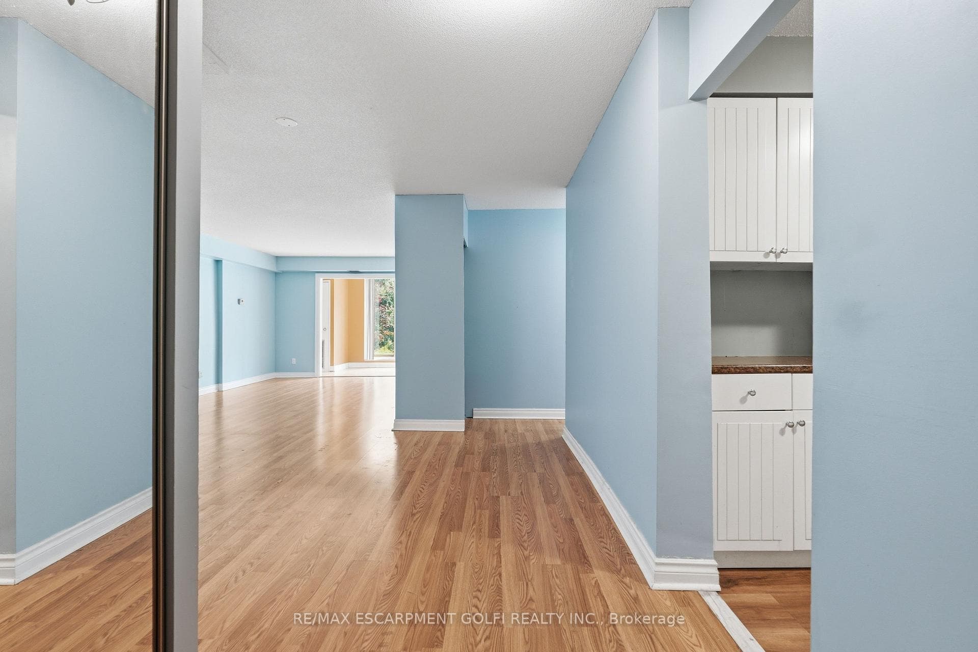 7 Gale Crescent Unit B3 photo 4