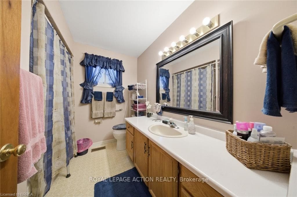 2 Flamboro Court photo 19