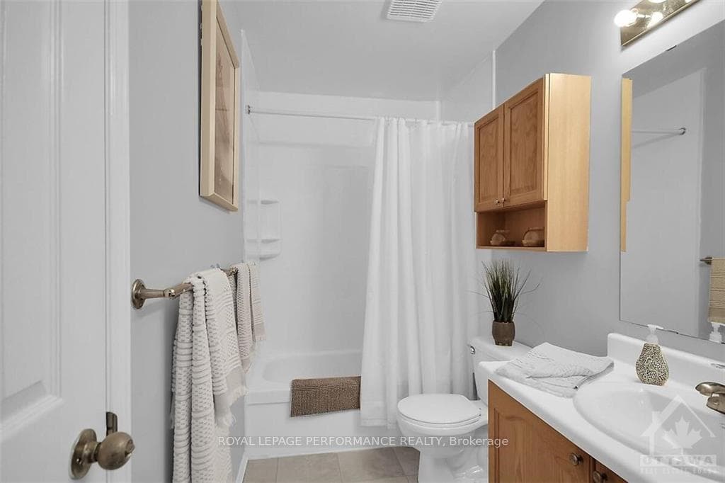1563 FISHER Avenue Unit 1 photo 16
