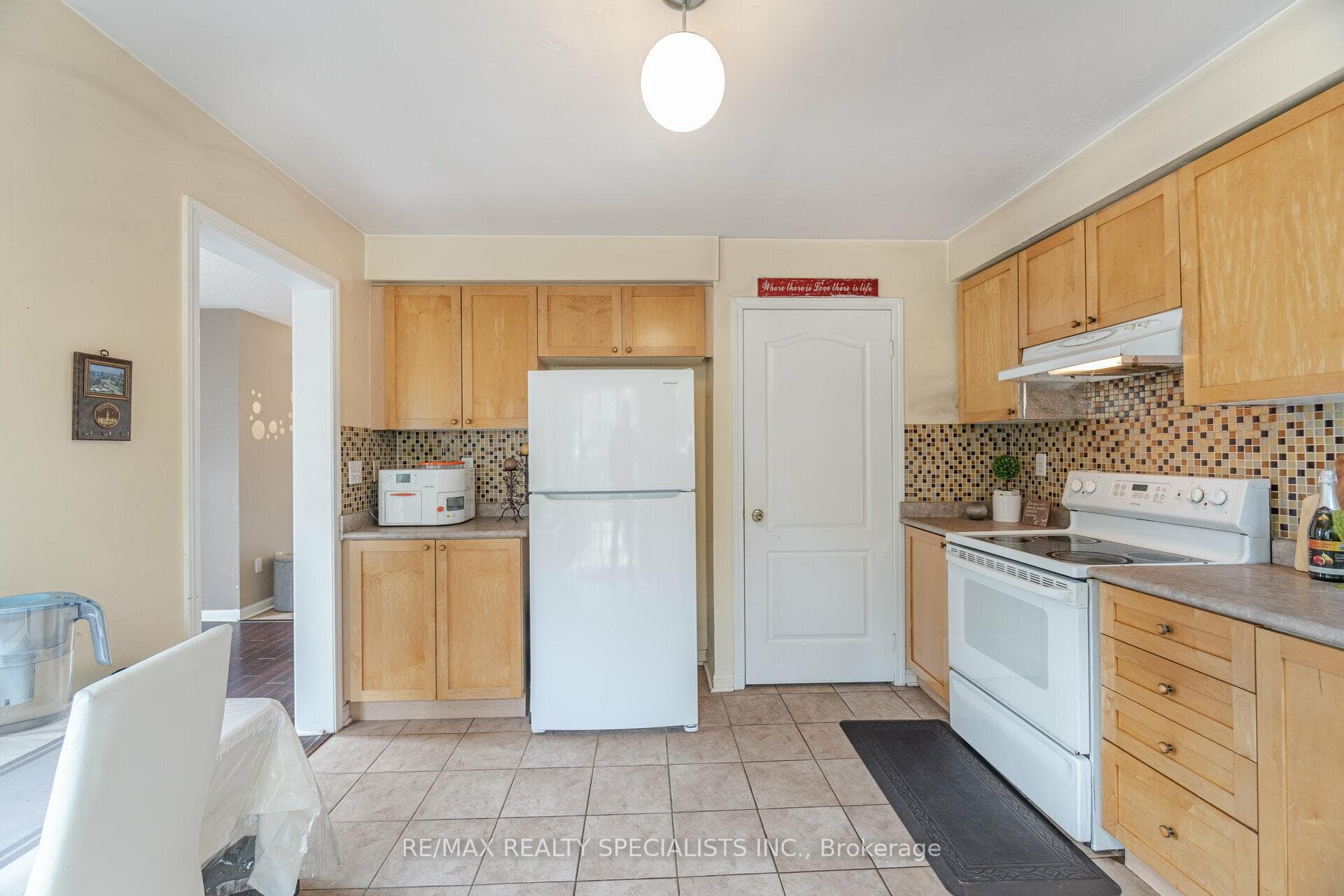 675 Thompson Road photo 15
