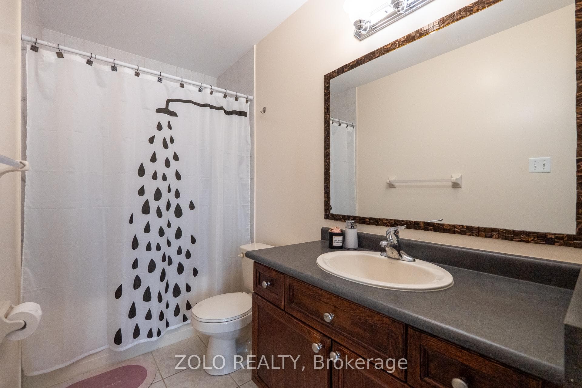1265 Lamont Crescent photo 22