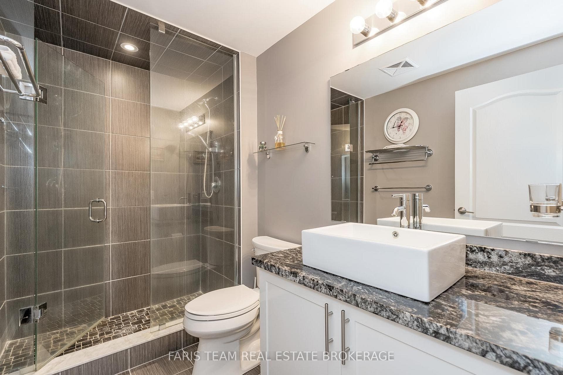 40 Ferndale Drive Unit 210 photo 21