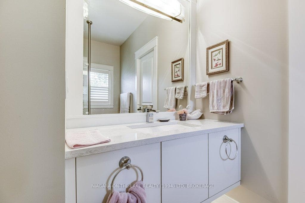 15 Meritage Lane Unit 8 photo 17
