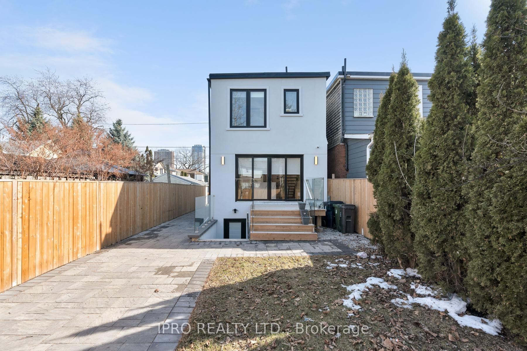 58 Doncaster Avenue photo 46