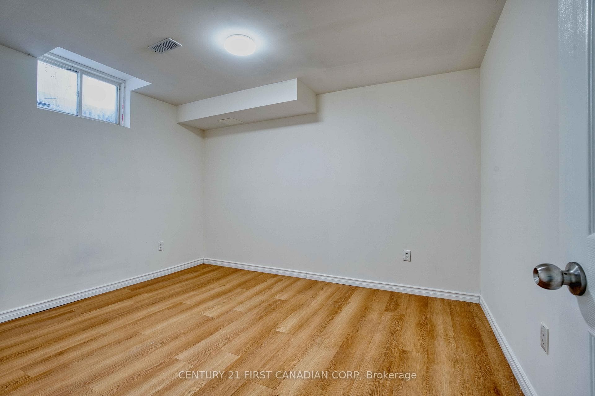 835 Whetherfield Street photo 35