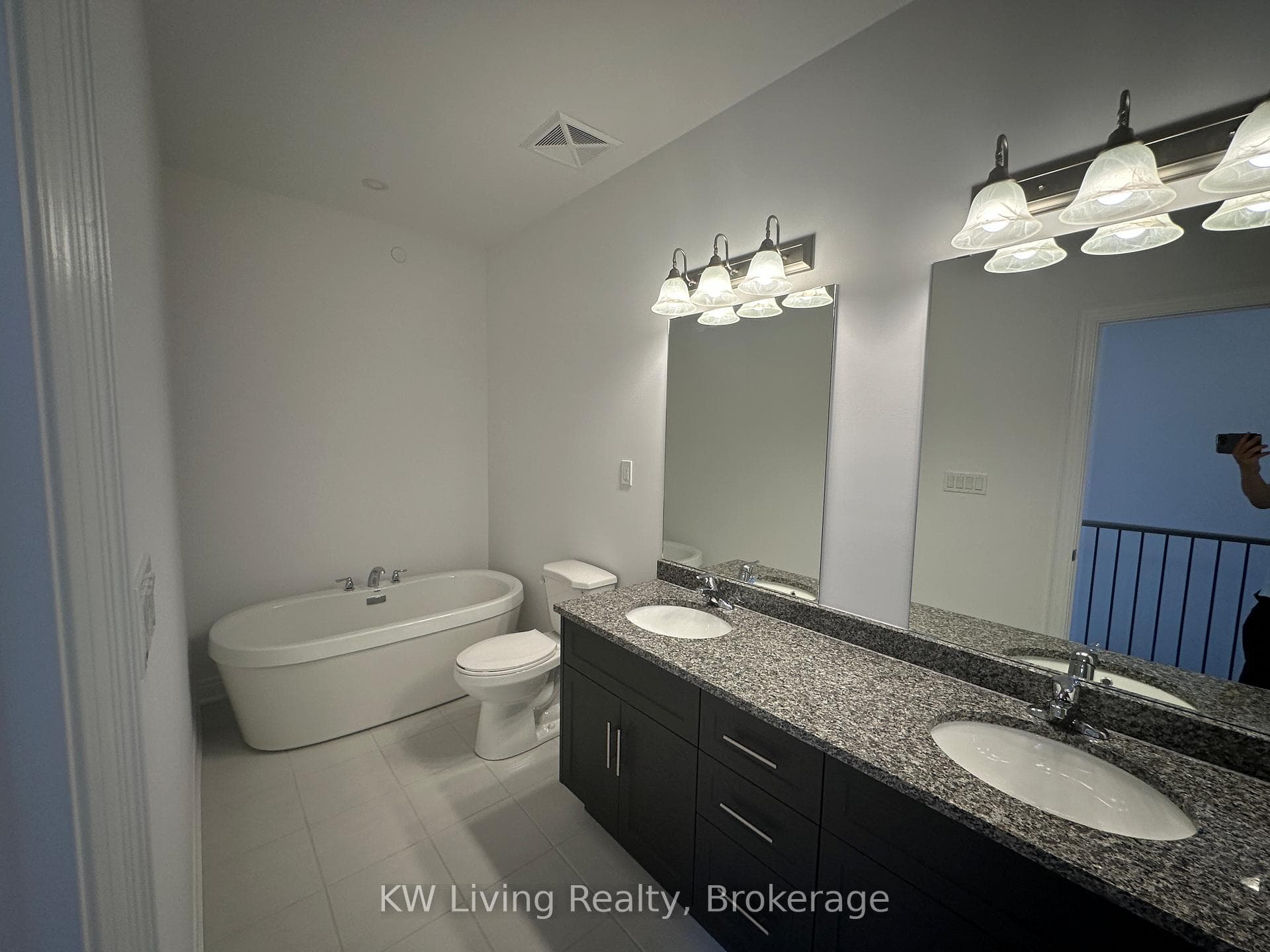 2140 Trafalgar Road Unit 49 photo 29