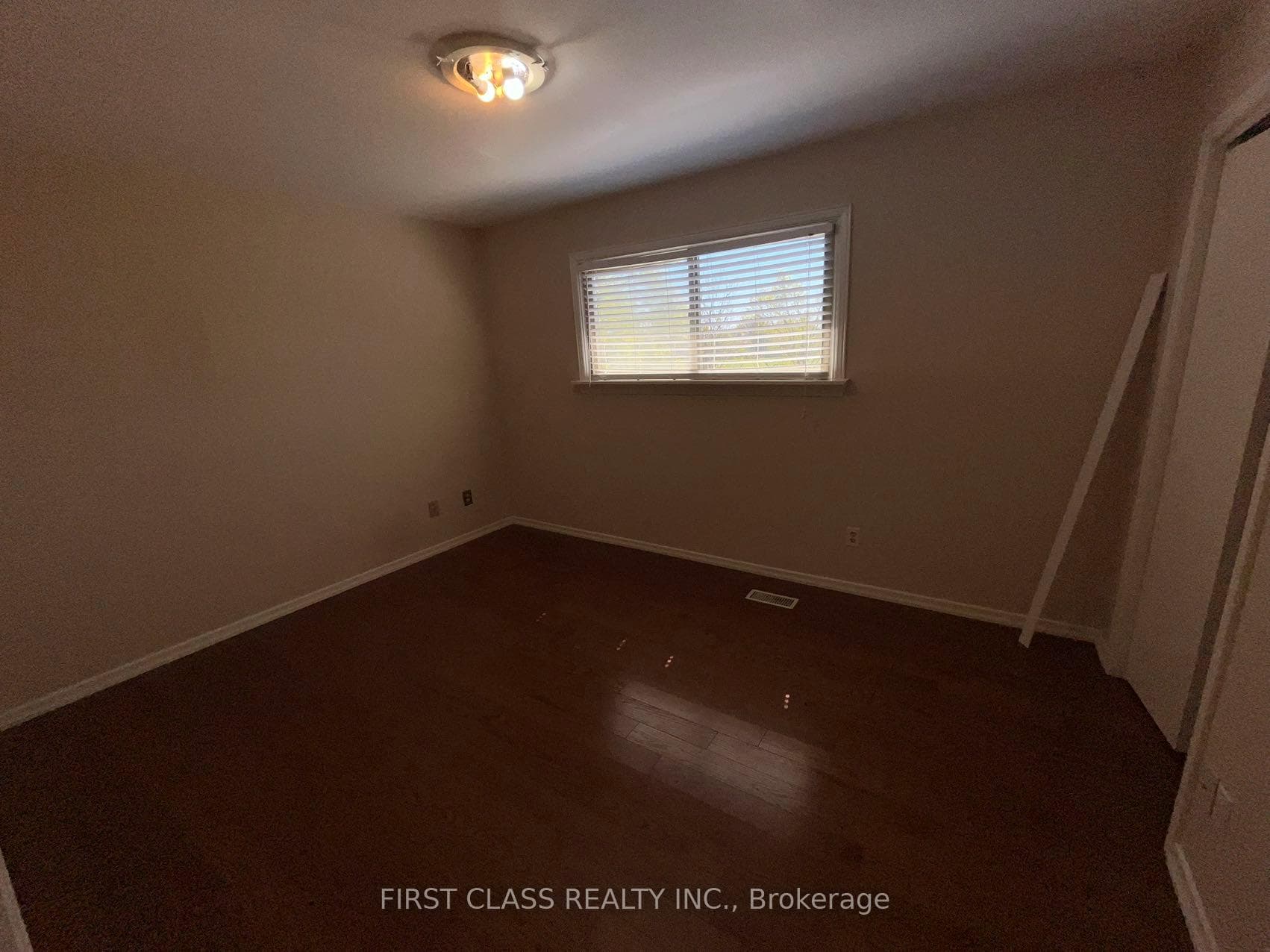 61 Rose Way photo 13