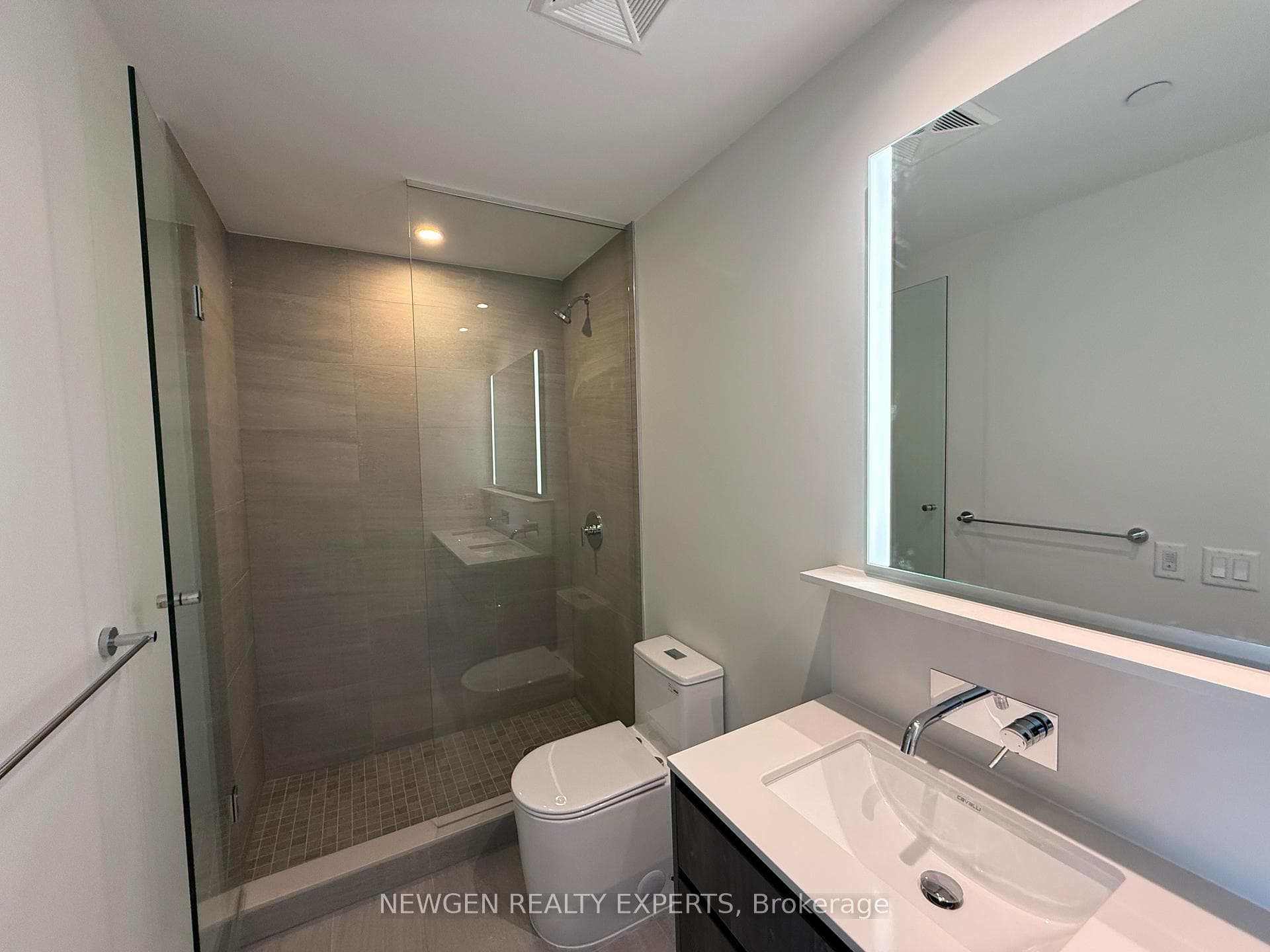 322 Dupont Street Unit 301 photo 15