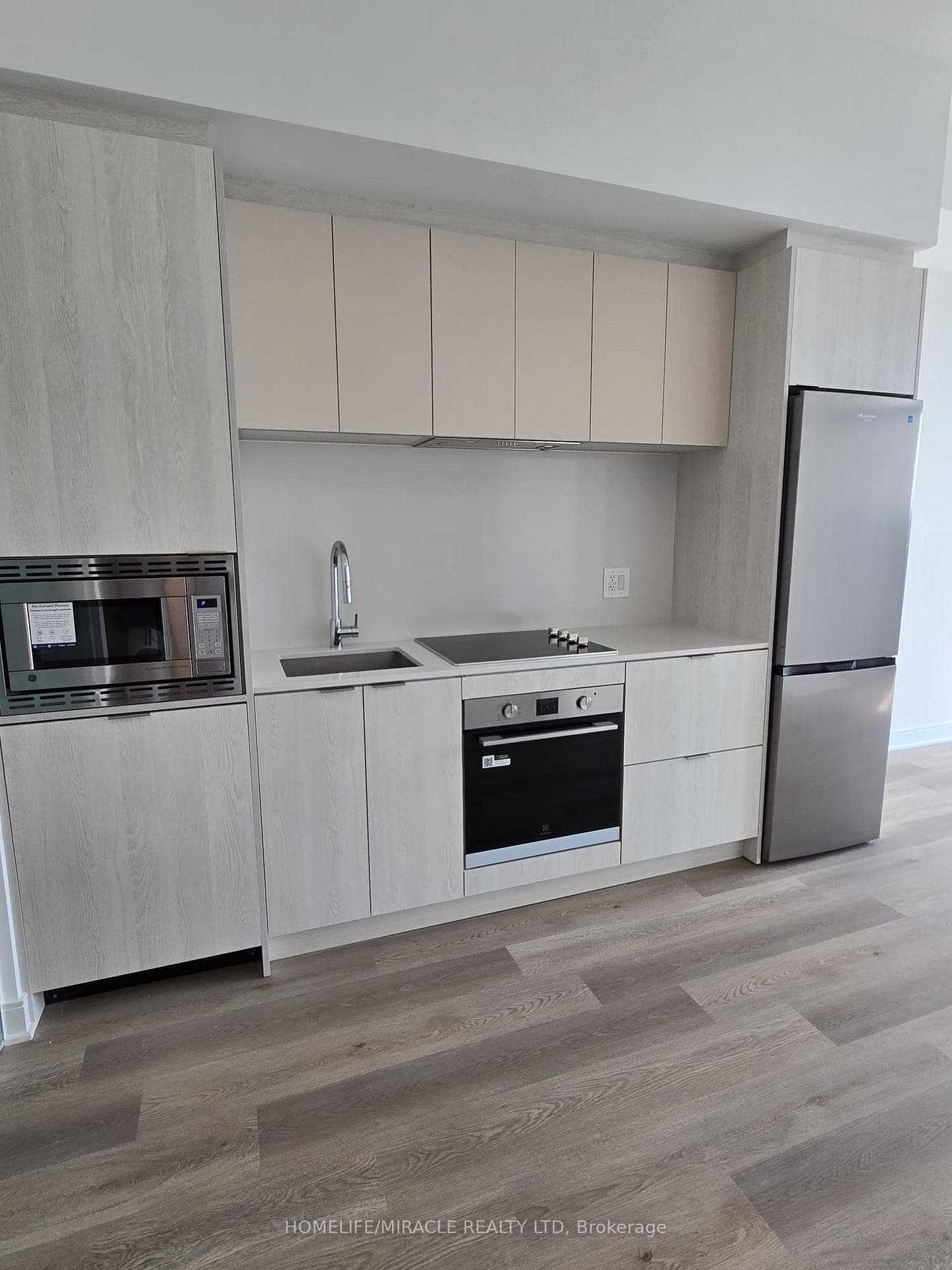 86 Dundas Street Unit 1715 photo 3