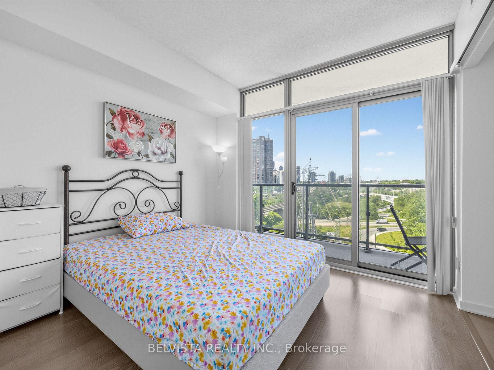 105 The Queensway Avenue Unit 805 photo 15