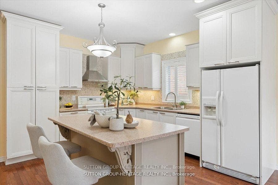 1886 Pine Grove Avenue photo 14