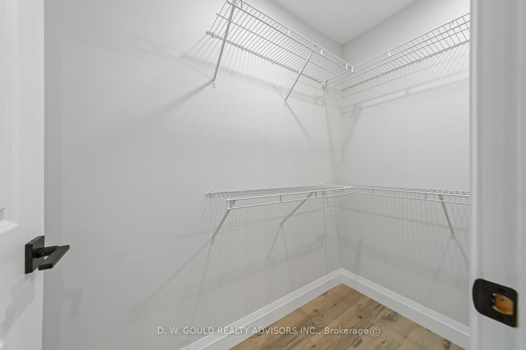 330 William Street photo 39