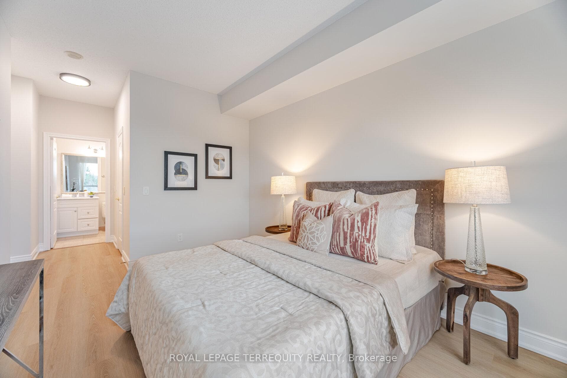1101 Leslie Street Unit 305 photo 21