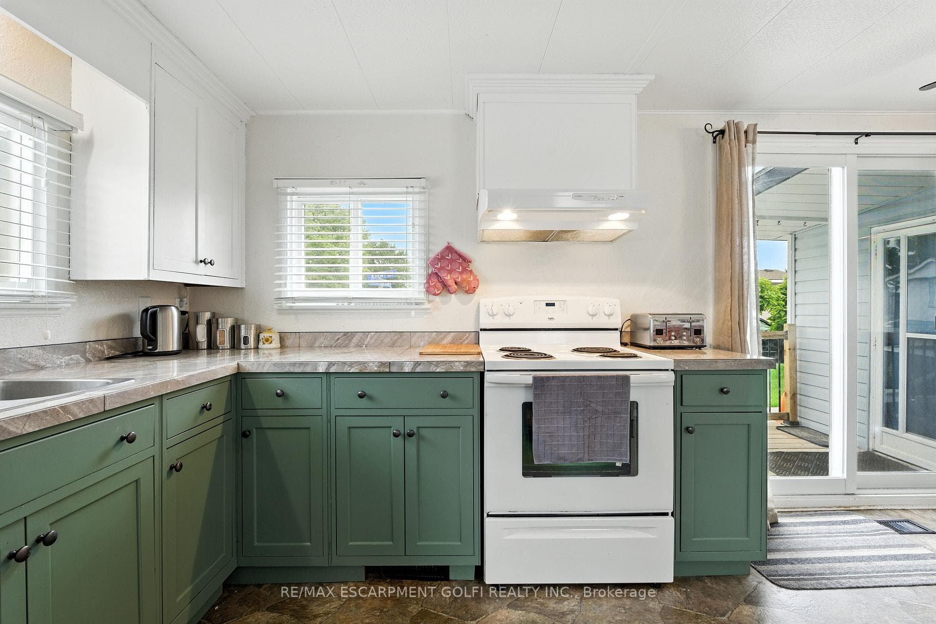 4588 Martha Lane photo 9