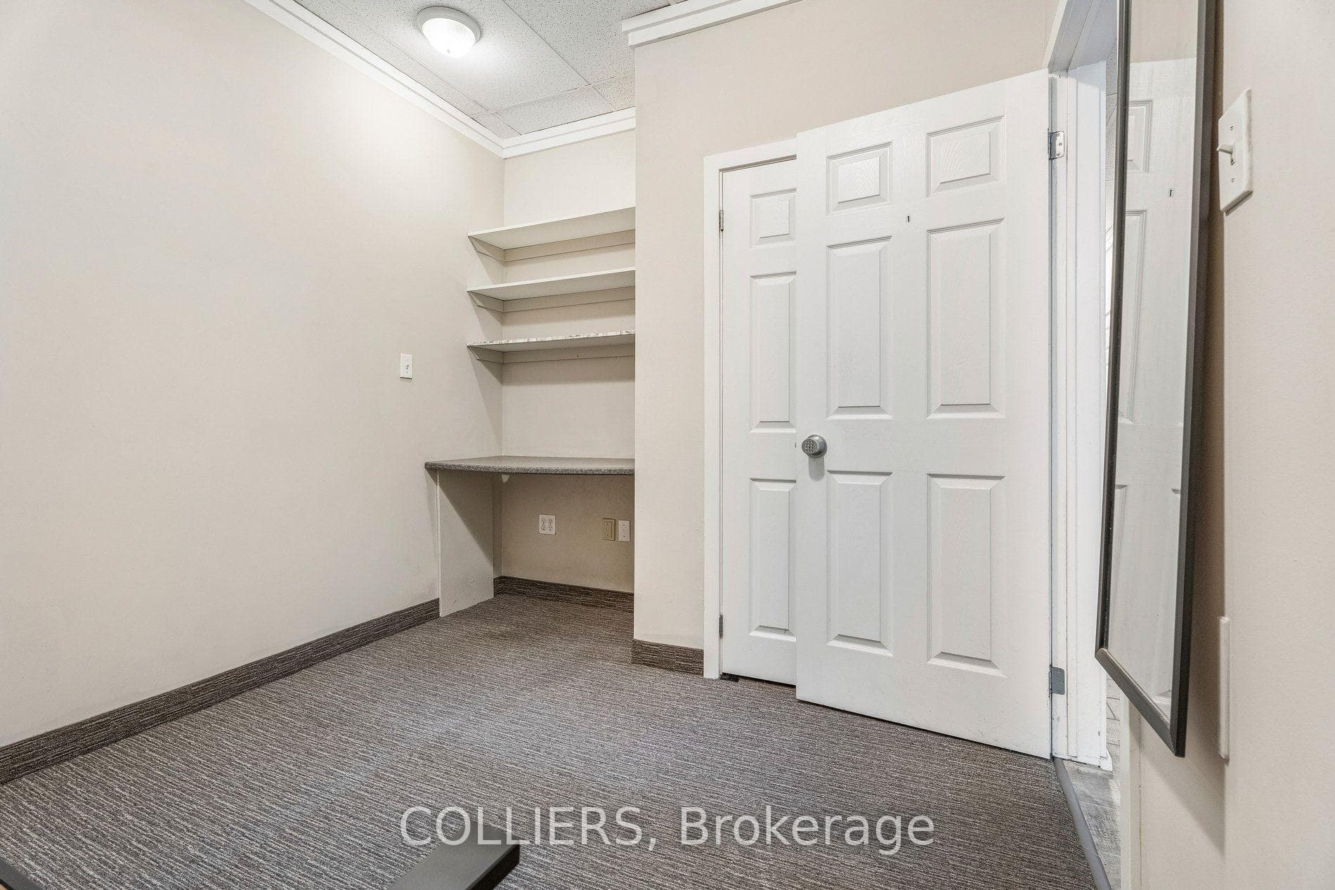 811 King Street photo 12
