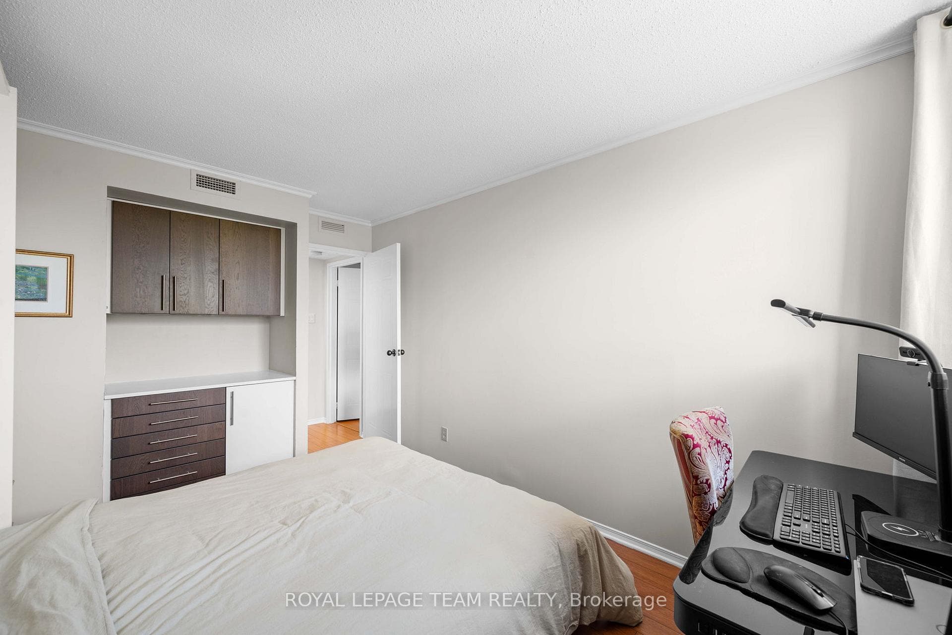 1705 Playfair Drive Unit 402 photo 21